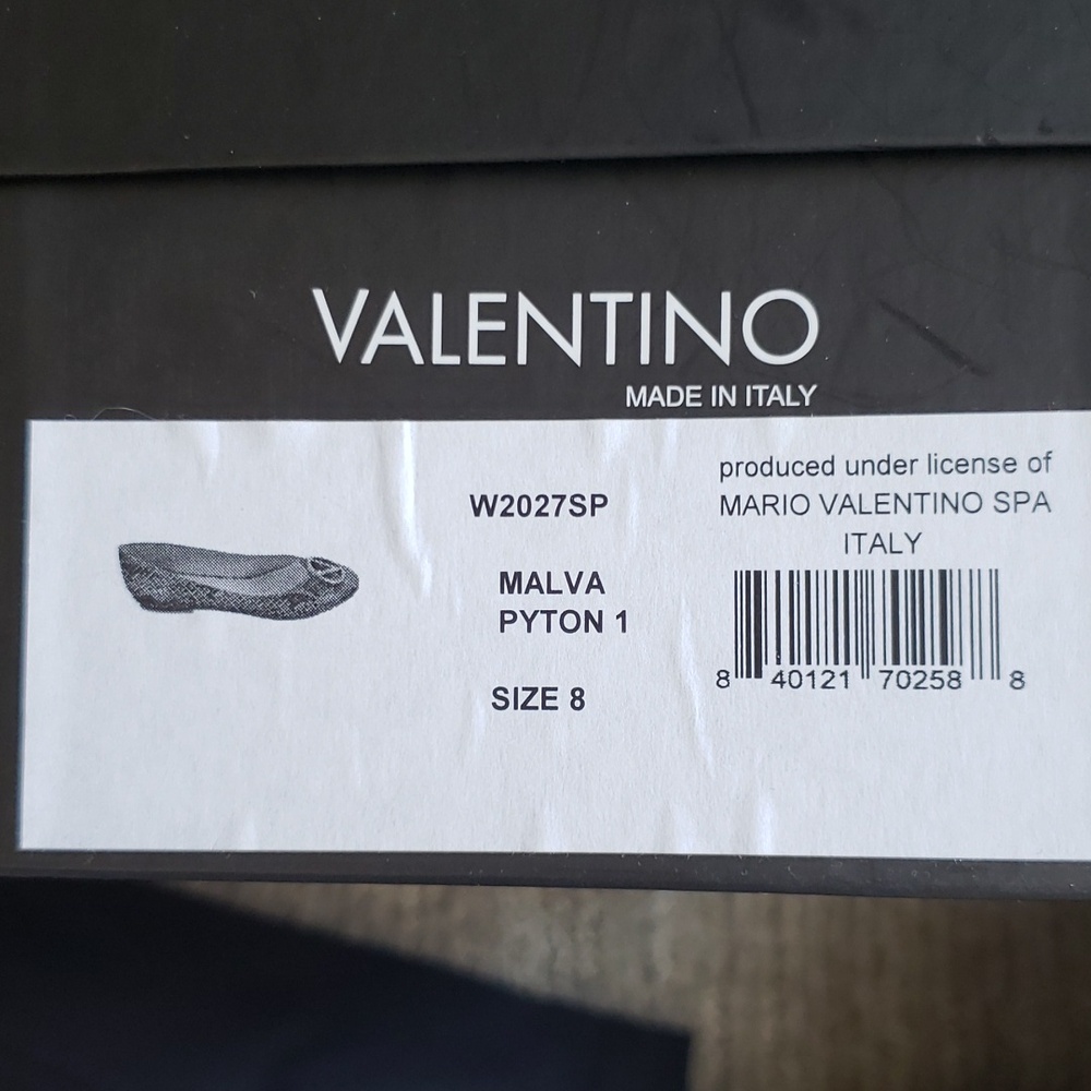 Womens Valentino flats - Picture 5 of 5